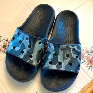 Iconic Crocs Slides comfort size men’s 7 women’s 5